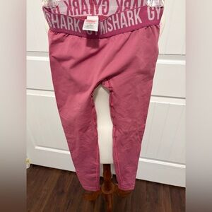 Gymshark Kids Leggings in Vibrant Pink